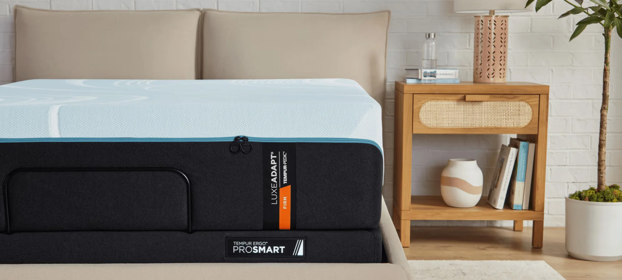 Tempur_LuxeAdapt_Firm_Queen_Ergo_PROSmart_Three.original_A8xcbSN